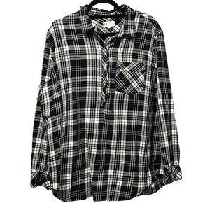 Gap women’s boyfriend fit size XL black white plaid 1/2 button front top